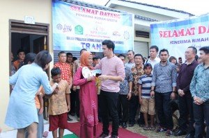 Prosesi Penyerahan Rumah Gratis APERSI