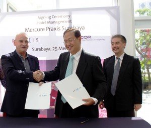 Penandatangan kerjasama antara Intiland Development Tbk, dan Accor Group
