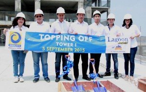 Prosesi topping off Lagoon Apartment@Betos