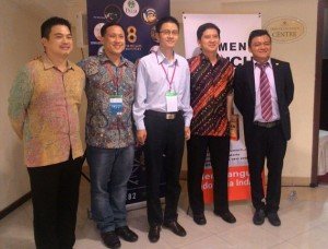 Chief Executive Officer Moizland Development, Chandra Goetama dan Chief Marketing Executive Moizland Development, Randy Widjaja bersama pengusaha dari Cina