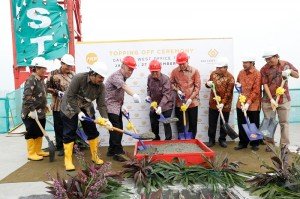 Prosesi Topping Off Gallery West