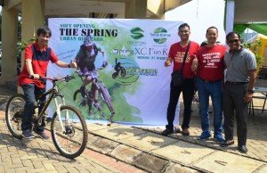 (ki-ka) Budiawan Lebar, Direktur Utama PT Gading Development Tbk. didampingi Denny Nandar Haulian, Direktur PT Gading Development Tbk., Cahyo Satrio Prakoso, Advisory Board PT Gading Development Tbk. dan Tri Joko, General Manager PT Gading Development Tbk. berpose sejenak dilokasi acara The Spring Festival, The Spring Residences.(27/3)