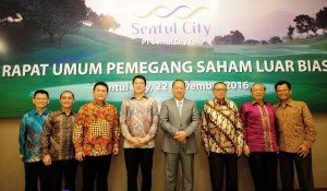 (Kiri-Kanan) Ricky Kinanto Teh  (Direktur), Syukurman Larosa (Direktur Independen), Andy Kesuma Natanael (Wakil Presiden Direktur), Keith Steven Muljadi (Presiden Direktur), Tranggono Ting (Presiden Komisaris),  Antonius Prijohandojo Kristanto (Wakil Presiden Komisaris), Soemarso Slamet Rahardjo (Komisaris Independen), dan Sumarsono (Komisaris)