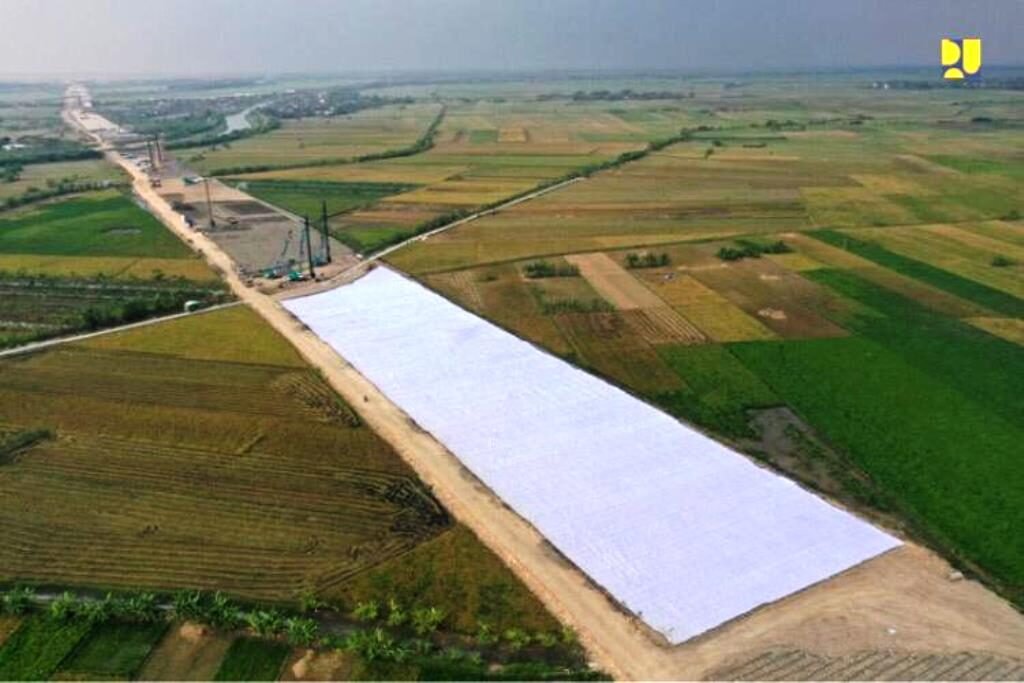 tol Demak Semarang
