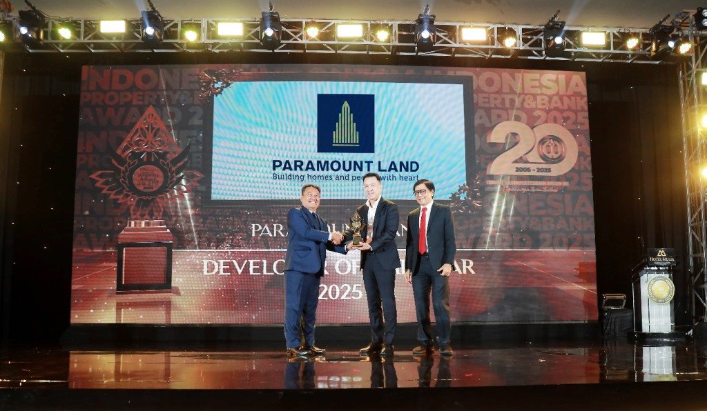 paramount land
